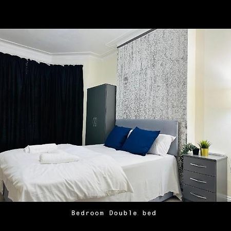 2 Bedroom Double Bed In East London Ngoại thất bức ảnh