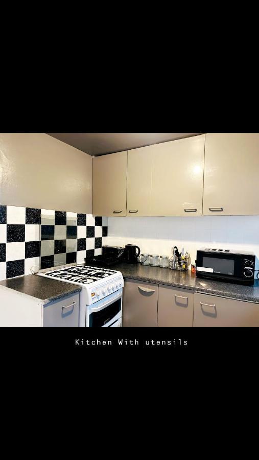 2 Bedroom Double Bed In East London Ngoại thất bức ảnh