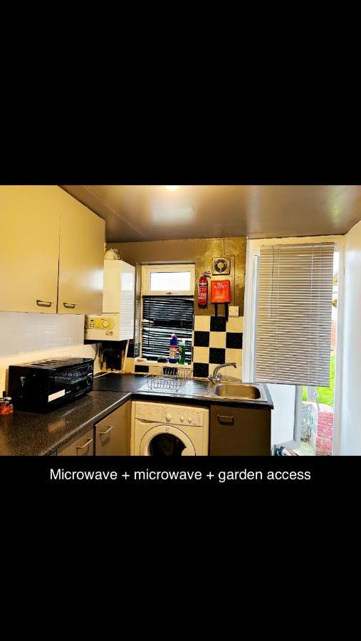 2 Bedroom Double Bed In East London Ngoại thất bức ảnh